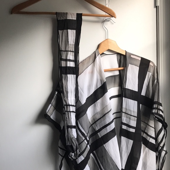 European Shawl Scarf wear Multiple Ways Graphic OS - Picture 10 of 12